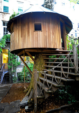 Artist Melinda Hackett's Treehouse for her three daughters